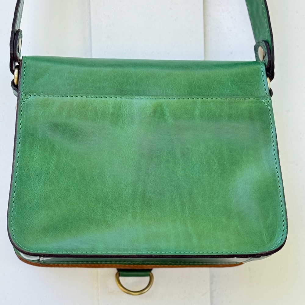 Patricia Nash Floral Embossed Green Crossbody Bag - Picture 3 of 7